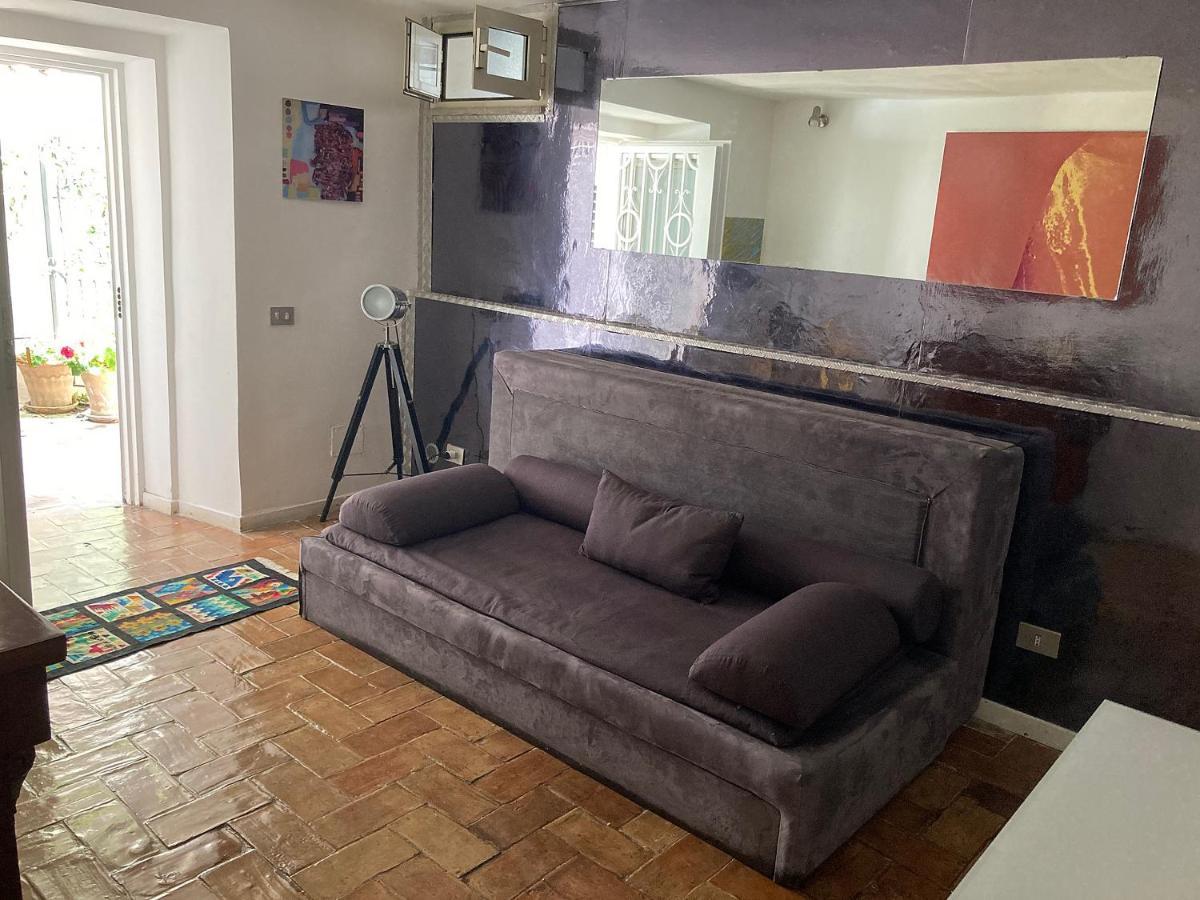 Residenza Le Rose Villa D'Arte Napoli Bagian luar foto