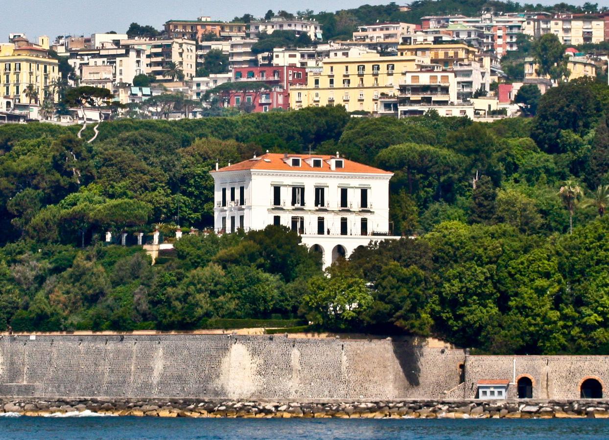 Residenza Le Rose Villa D'Arte Napoli Bagian luar foto