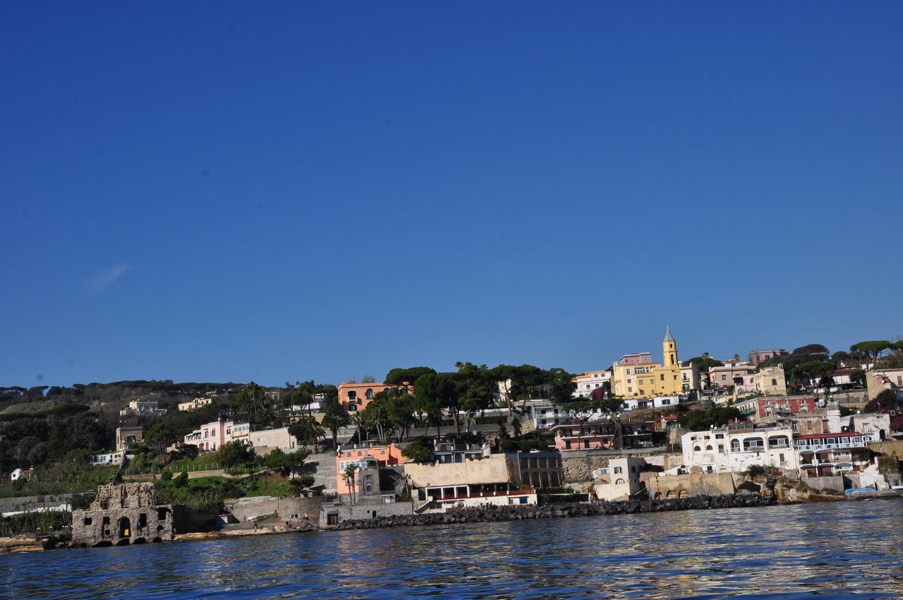 Residenza Le Rose Villa D'Arte Napoli Bagian luar foto