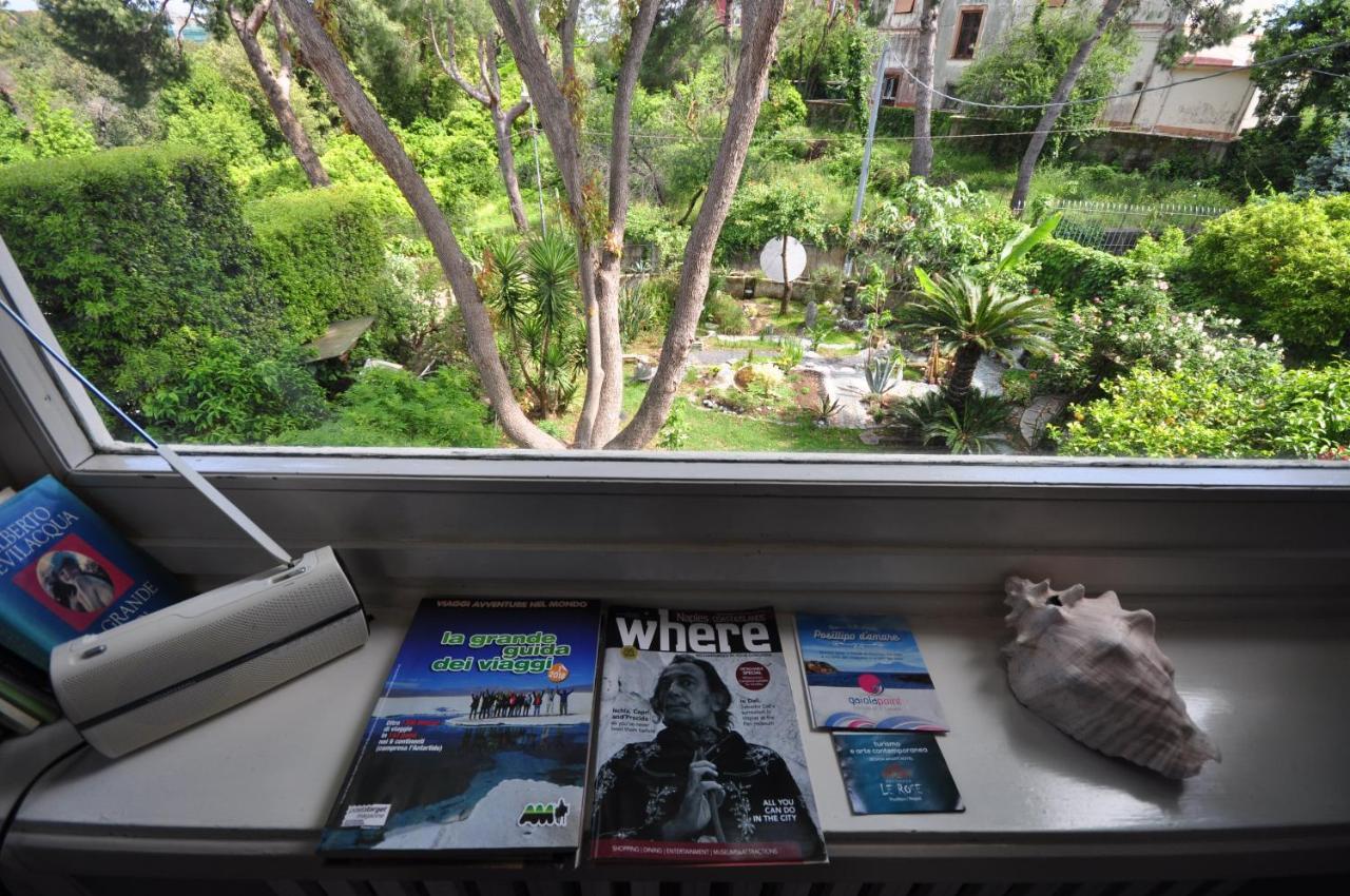 Residenza Le Rose Villa D'Arte Napoli Bagian luar foto