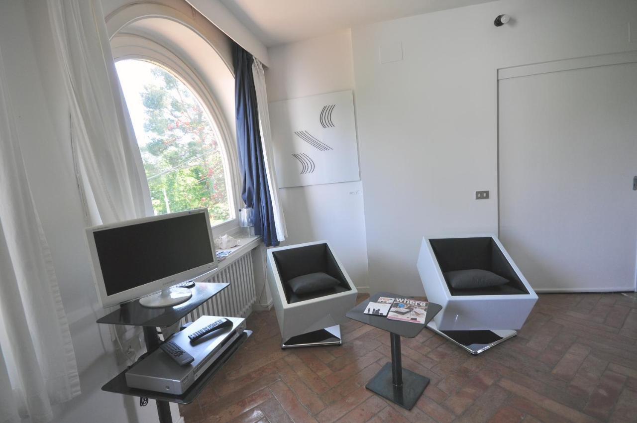 Residenza Le Rose Villa D'Arte Napoli Bagian luar foto